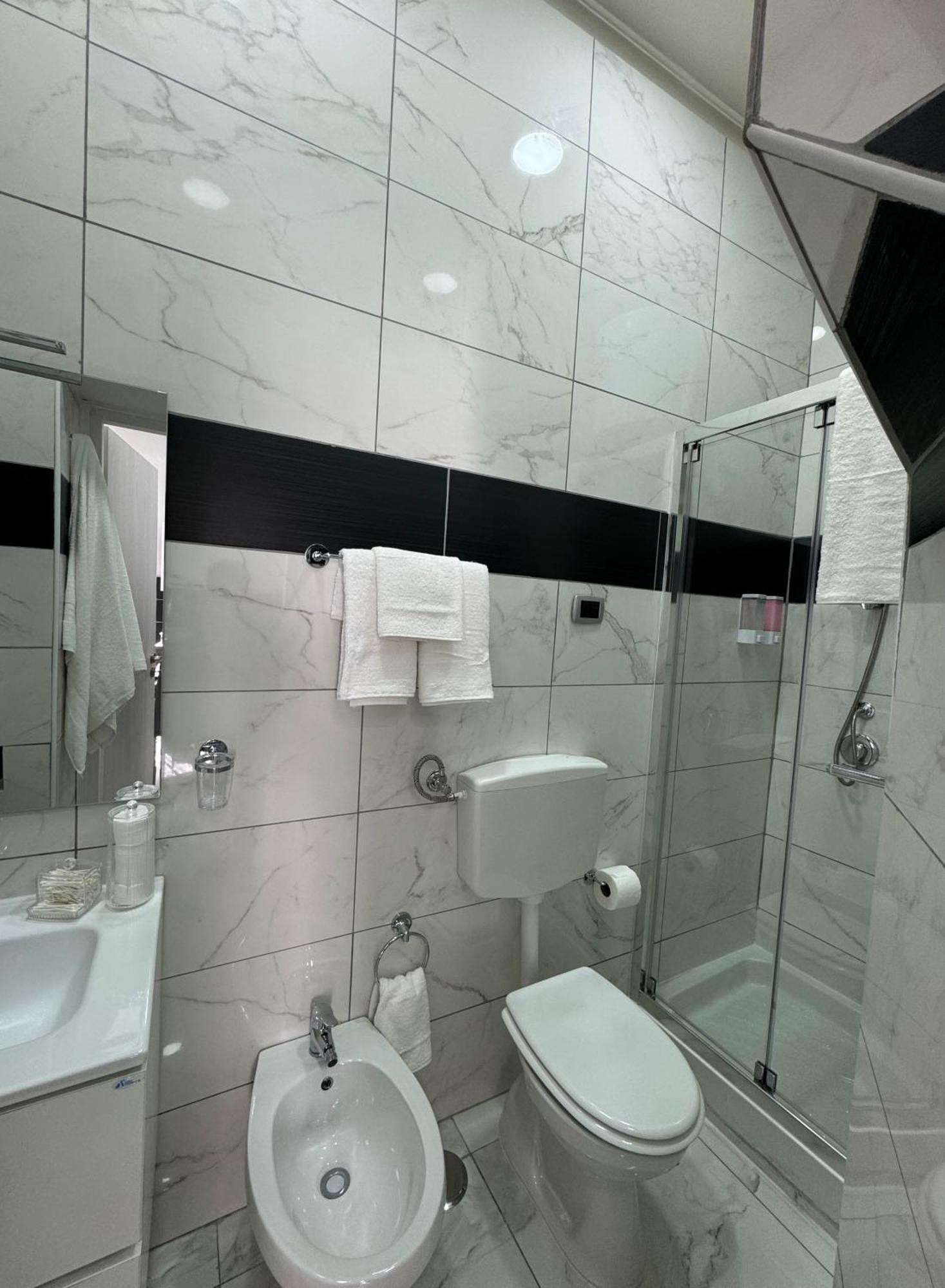 Vesuvius House Apartment เนเปิลส์ ภายนอก รูปภาพ